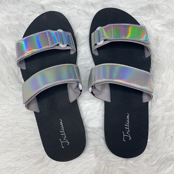 Trillium 2 Strap Iridescent Sandal Size 7 - Picture 2 of 2